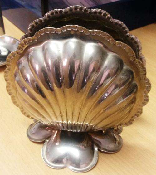 vintage silver plate/metal ? clam shell standing serviette holder