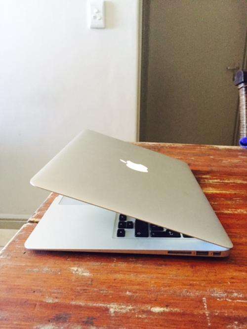 MacBook Air 13", i5, 128GB Flash Storage
