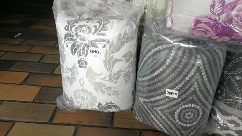 COMFORTER SETS...SIZES KING ,QUEEN & DOUBLE -ONE PRICE- STOCK MUST CLEAR