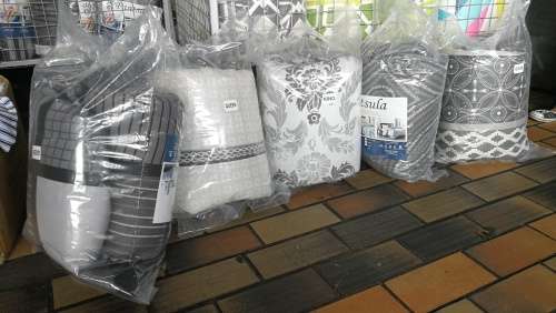 COMFORTER SETS...SIZES KING ,QUEEN & DOUBLE -ONE PRICE- STOCK MUST CLEAR