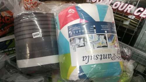 COMFORTER SETS...SIZES KING ,QUEEN & DOUBLE -ONE PRICE- STOCK MUST CLEAR