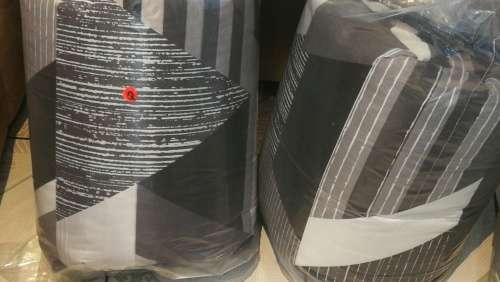 COMFORTER SET -QUEEN bed *Reversable*. 3PIECE