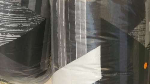 COMFORTER SET -QUEEN bed *Reversable*. 3PIECE