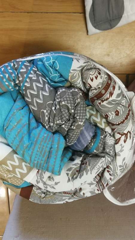 COMFORTER BEAUTIFUL  SET..DOUBLE- STOCK MUST CLEAR- REVERSIBLE