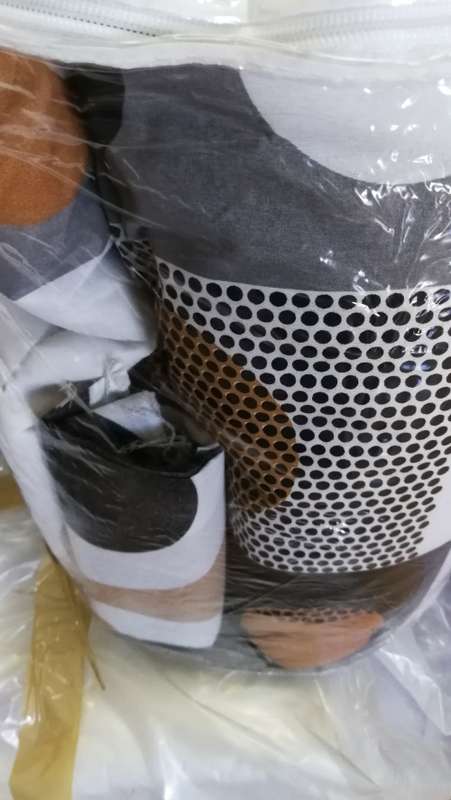 COMFORTER SET -Double bed *Reversable*. 3PIECE ****LAST ONE LEFT****