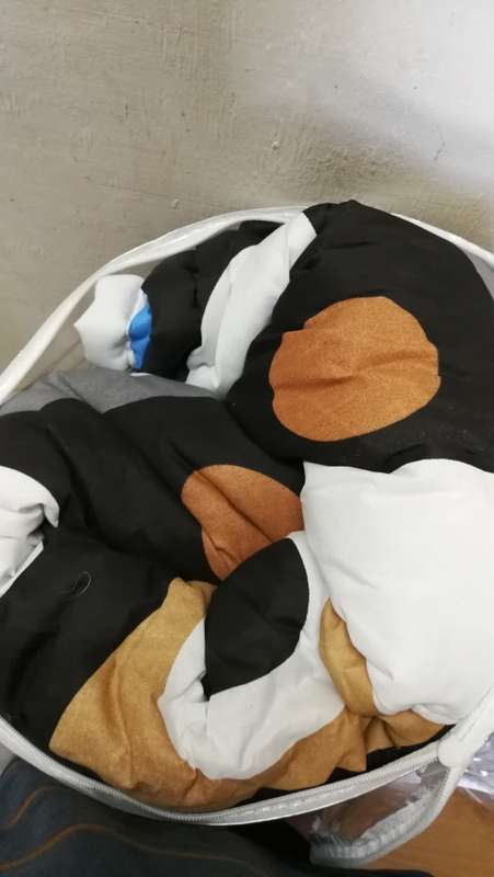 COMFORTER SET -Double bed *Reversable*. 3PIECE ****LAST ONE LEFT****