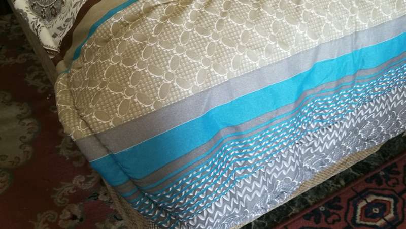 COMFORTER BEAUTIFUL  SET..DOUBLE- STOCK MUST CLEAR- REVERSIBLE