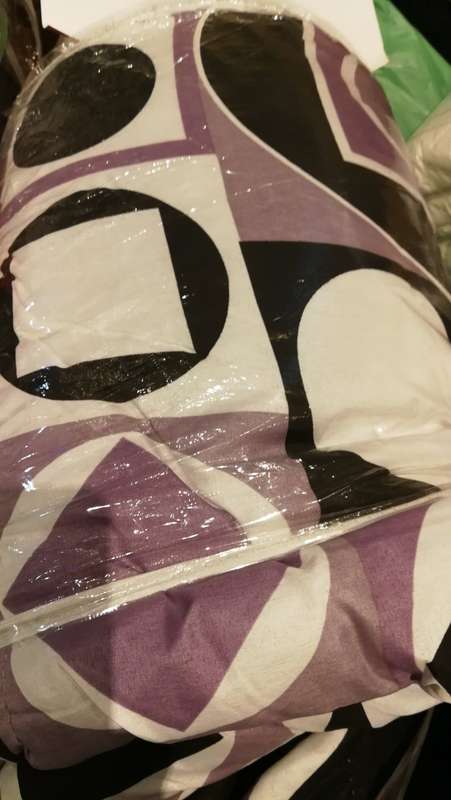 COMFORTER SET -Double bed *Reversable*. 3PIECE ****LAST ONE LEFT****