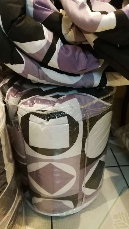 COMFORTER SET -Double bed *Reversable*. 3PIECE ****LAST ONE LEFT****
