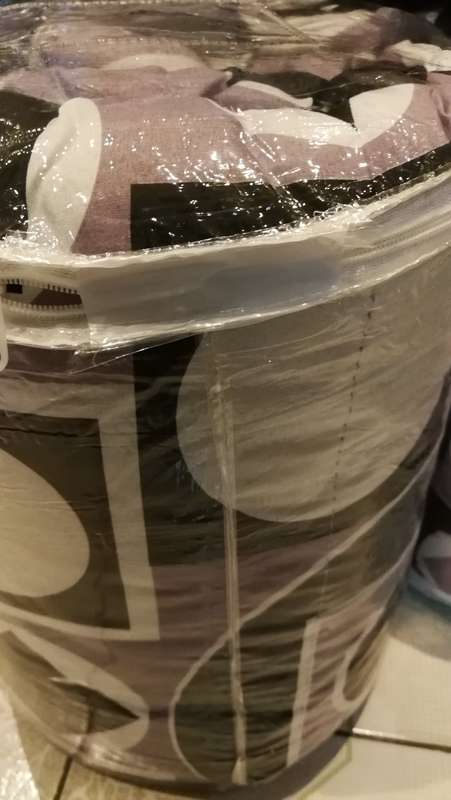 COMFORTER SET -Double bed *Reversable*. 3PIECE ****LAST ONE LEFT****