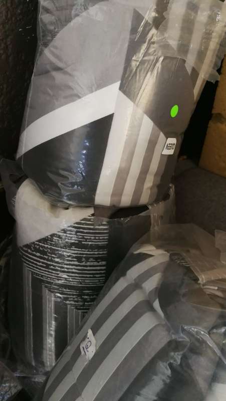 COMFORTER SETS...SIZES ,QUEEN - STOCK MUST CLEAR