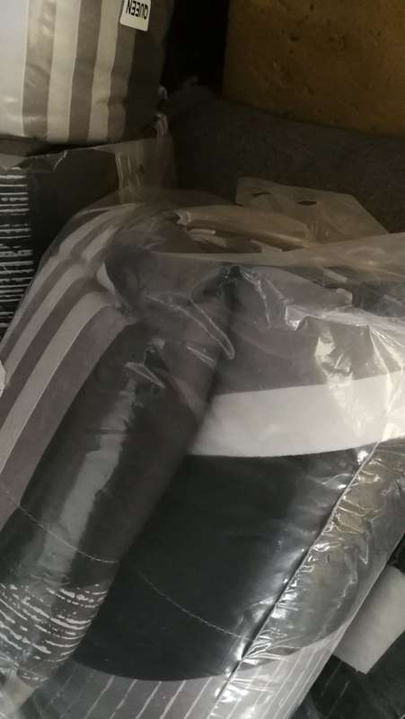 COMFORTER SETS...SIZES ,QUEEN - STOCK MUST CLEAR