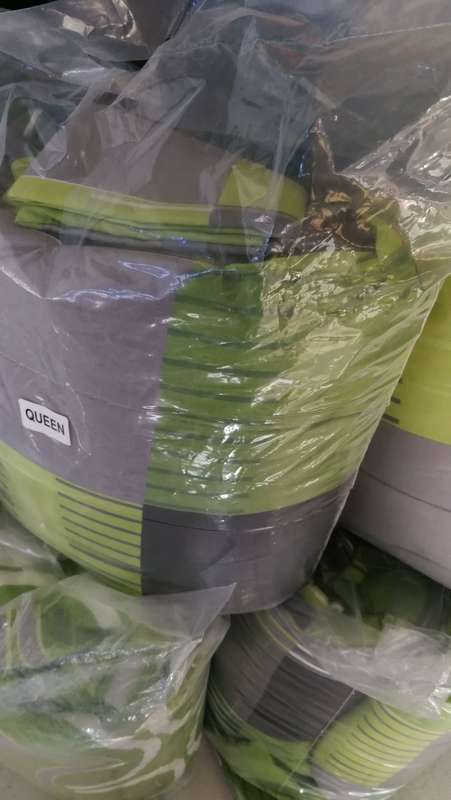 COMFORTER SETS...SIZES ,QUEEN - STOCK MUST CLEAR