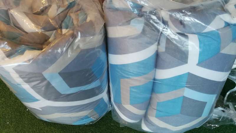 COMFORTER SETS...SIZES ,QUEEN - STOCK MUST CLEAR