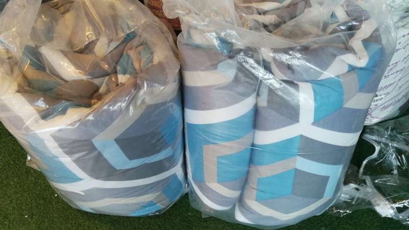 COMFORTER SETS...SIZES ,QUEEN - STOCK MUST CLEAR