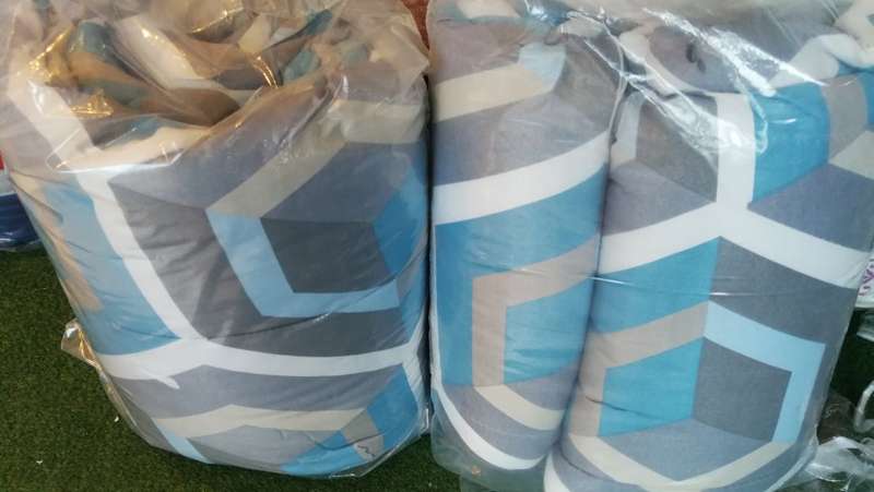 COMFORTER SETS...SIZES ,QUEEN - STOCK MUST CLEAR