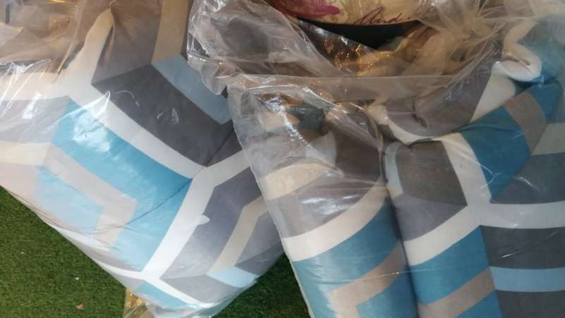 COMFORTER SETS...SIZES ,QUEEN - STOCK MUST CLEAR