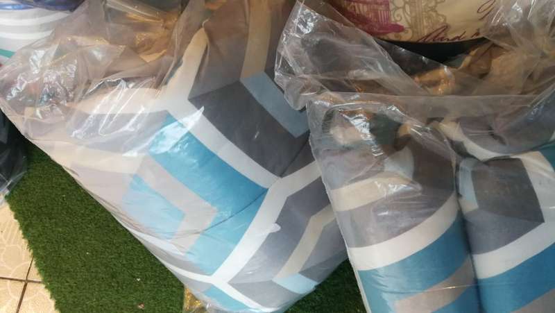 COMFORTER SETS...SIZES ,QUEEN - STOCK MUST CLEAR