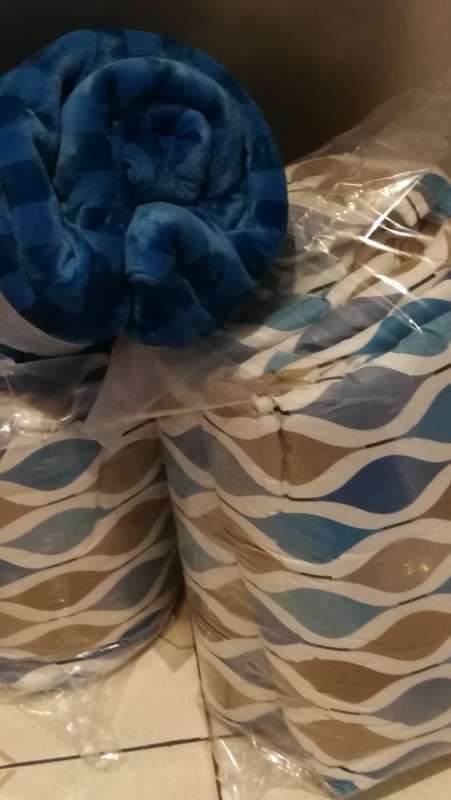COMFORTER SETS -3PIECE...******BARGAIN WITH BED THROW  ***** MOTHER'S DAY SPECIAL