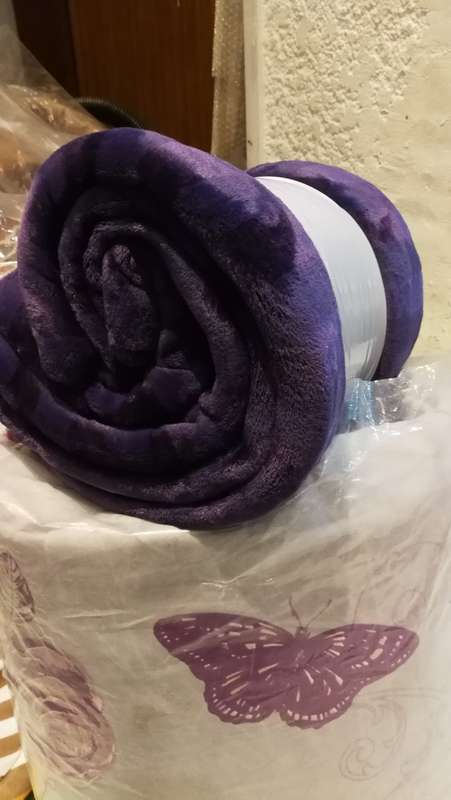 COMFORTER SETS -3PIECE.COMBO..******BARGAIN WITH BED THROW  * MOTHER'S DAY SPECIAL