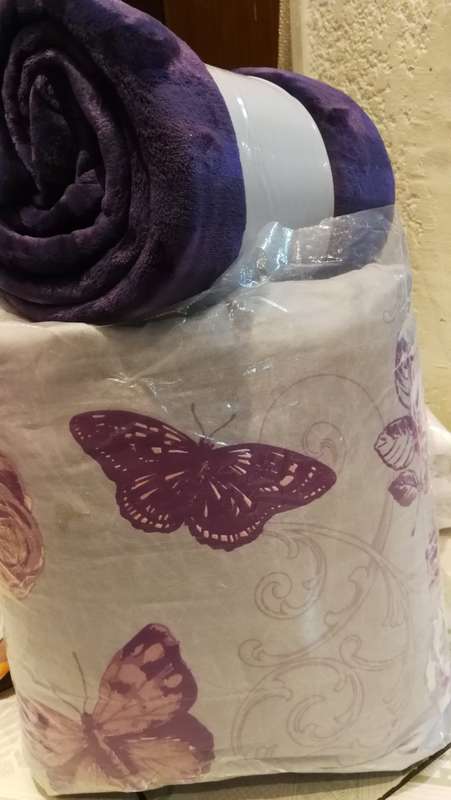 COMFORTER SETS -3PIECE.COMBO..******BARGAIN WITH BED THROW  * MOTHER'S DAY SPECIAL