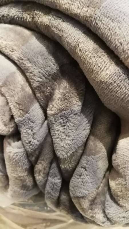 COMFORTER SETS -3PIECE.COMBO..******BARGAIN WITH BED THROW  ***** MOTHER'S DAY SPECIAL