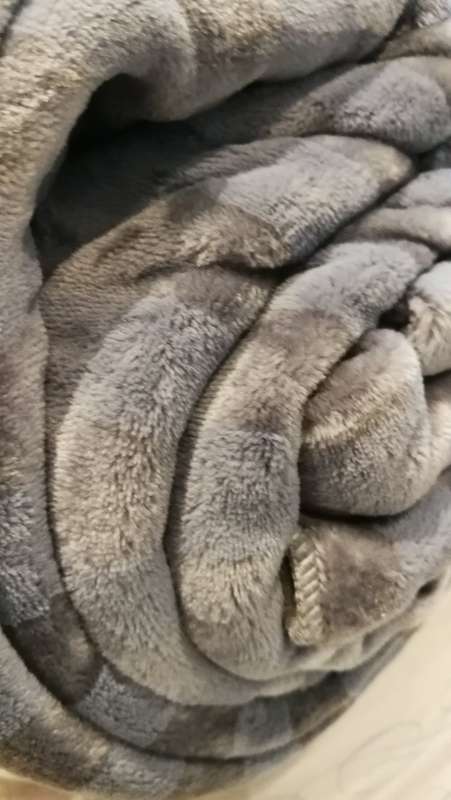 COMFORTER SETS -3PIECE.COMBO..******BARGAIN WITH BED THROW  ***** MOTHER'S DAY SPECIAL