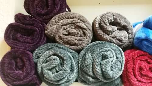 POPCORN BED THROW OVERS. FIT DOUBLE, SINGLE AND QUEEN