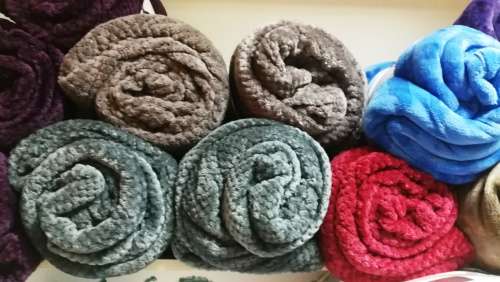 POPCORN BED THROW OVERS. FIT DOUBLE, SINGLE AND QUEEN