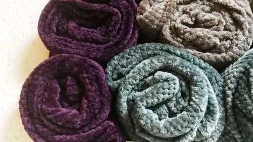 POPCORN BED THROW OVERS. FIT DOUBLE, SINGLE AND QUEEN