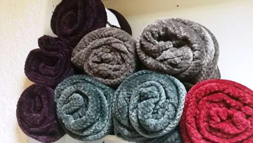 POPCORN BED THROW OVERS. FIT DOUBLE, SINGLE AND QUEEN