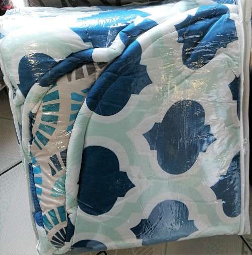COMFORTER SET -queen... 3PIECE EXQUISITE QUALITY
