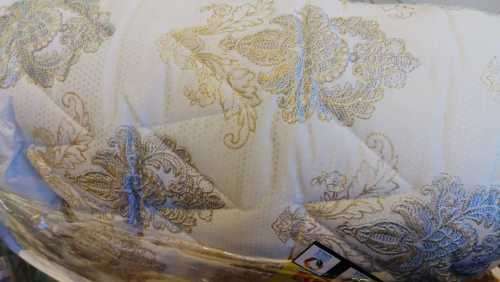 COMFORTER SET -QUEEN bed . 5PIECE*** EQUISITE QUALITY*** SATIN FINISH