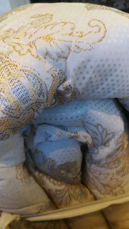 COMFORTER SET -QUEEN bed . 5PIECE*** EQUISITE QUALITY*** SATIN FINISH