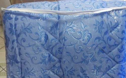 COMFORTER 5pce SET...SIZES ,QUEEN - STOCK MUST CLEAR blue jacquard**beautiful