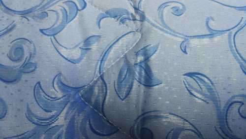 COMFORTER 5pce SET...SIZES ,QUEEN - STOCK MUST CLEAR blue jacquard**beautiful