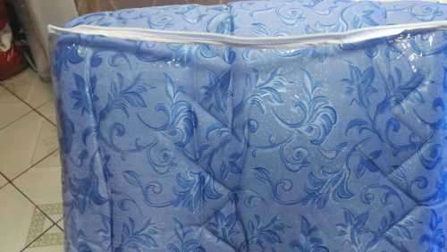 COMFORTER 5pce SET...SIZES ,QUEEN - STOCK MUST CLEAR blue jacquard**beautiful