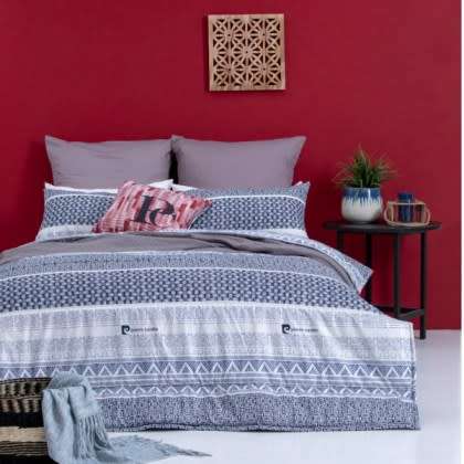 PIERRE CARDIN MICRO-FIBRE--COMFORTER****BARGAIN** EXQUISITE**ORIGINAL *** MASSIVE CLEARANCE, QUEEN