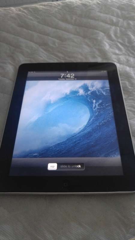 Apple iPad 1 Tablet (64GB,3G- Wifi - BLACK) GOOD CONDITION***BARGAIN
