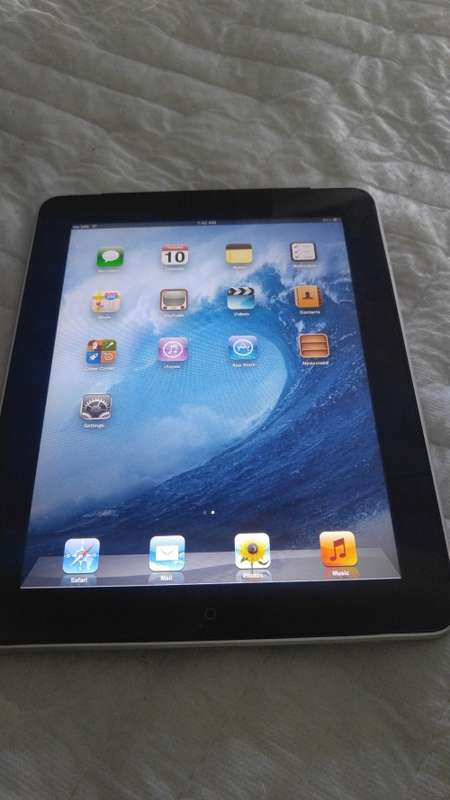 Apple iPad 1 Tablet (64GB,3G- Wifi - BLACK) GOOD CONDITION***BARGAIN