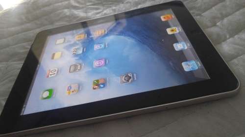 Apple iPad 1 Tablet (64GB,3G- Wifi - BLACK) GOOD CONDITION***BARGAIN