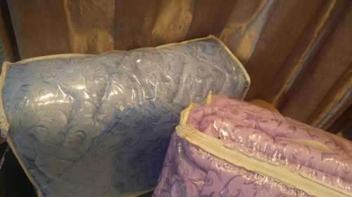 COMFORTER 5pce SET...SIZES ,QUEEN - JAQUARD PURPLE or BLUE AVAILABLE ,STUNNING ***BARGAIN