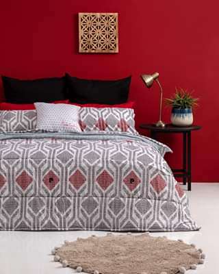 LUXURY PIERRE CARDIN STUNNING *WOW*COMFORTER* KING SIZE ONLY