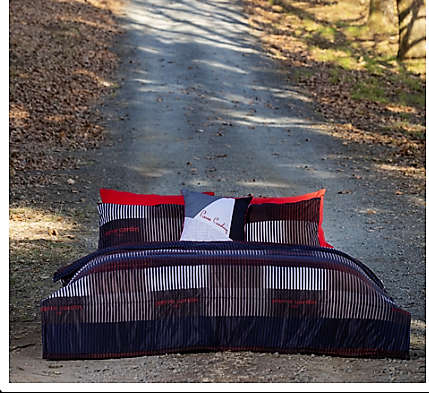 Luxury Arrivals stunning*Pierre Cardin Comforters.Quality:superb size:queen*option upgrade to King
