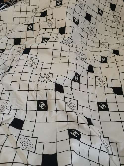 CHANEL *****3 PCE STUNNING  COMFORTER. BARGAIN..