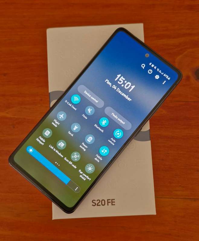 SAMSUNG S20 FE