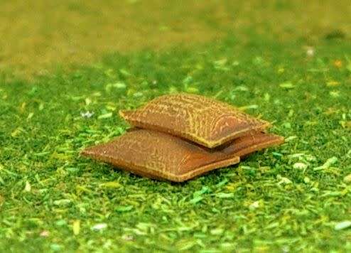 1:87 Scale - Sack Pile 1 - 10 Pack