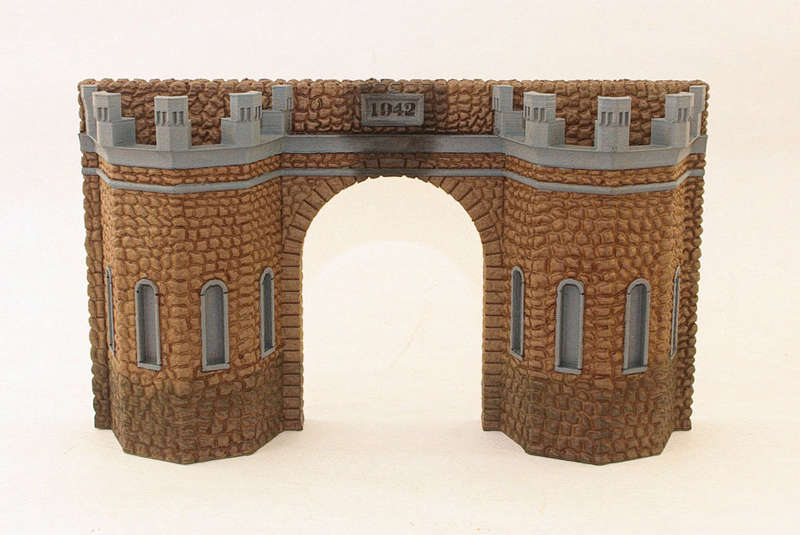 HO Scale - Castle Type Tunnel Entrance