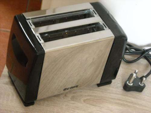 Octus Toaster