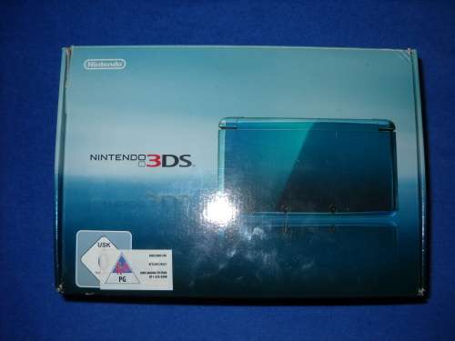 NINTENDO 3DS WITH CHARGER - AS GOOD AS NEW - BARGAIN